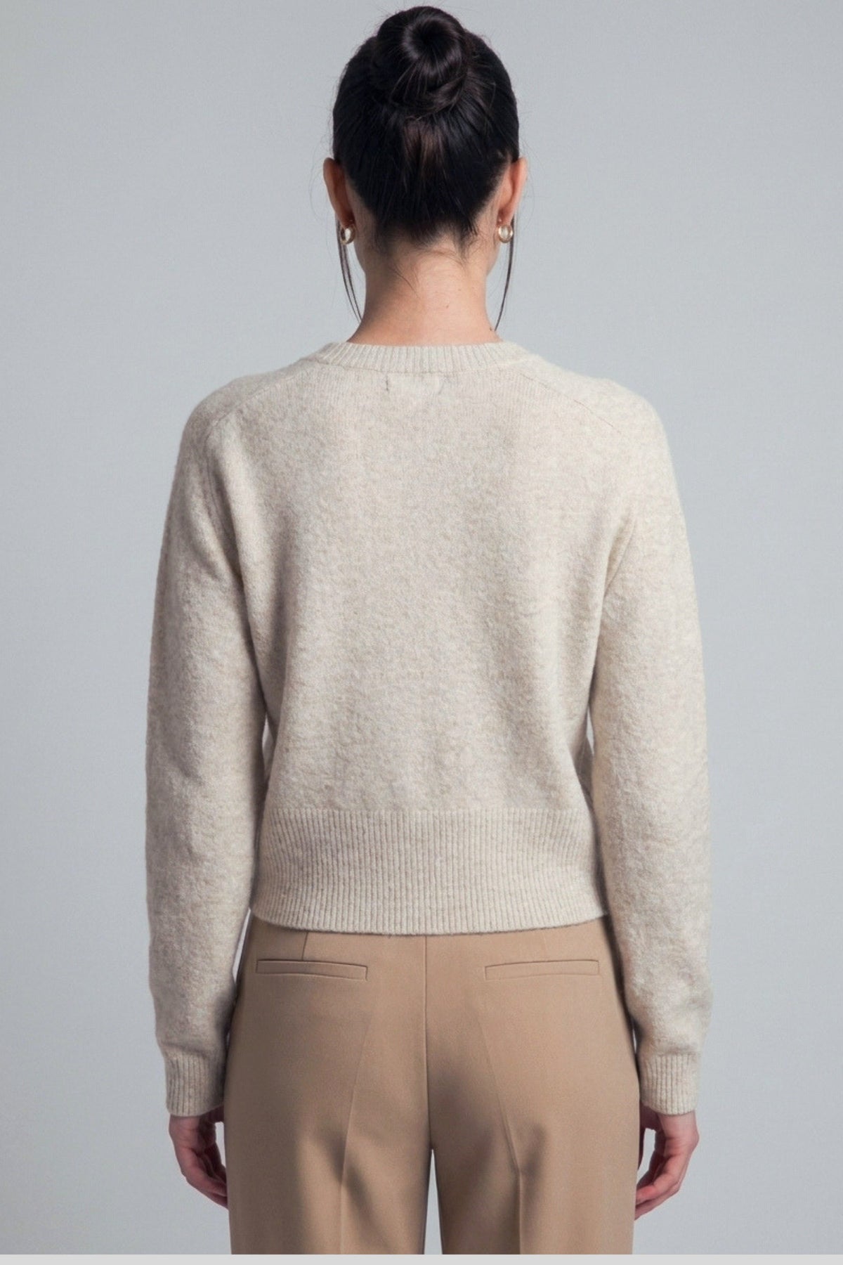 Classic yarn cardigan