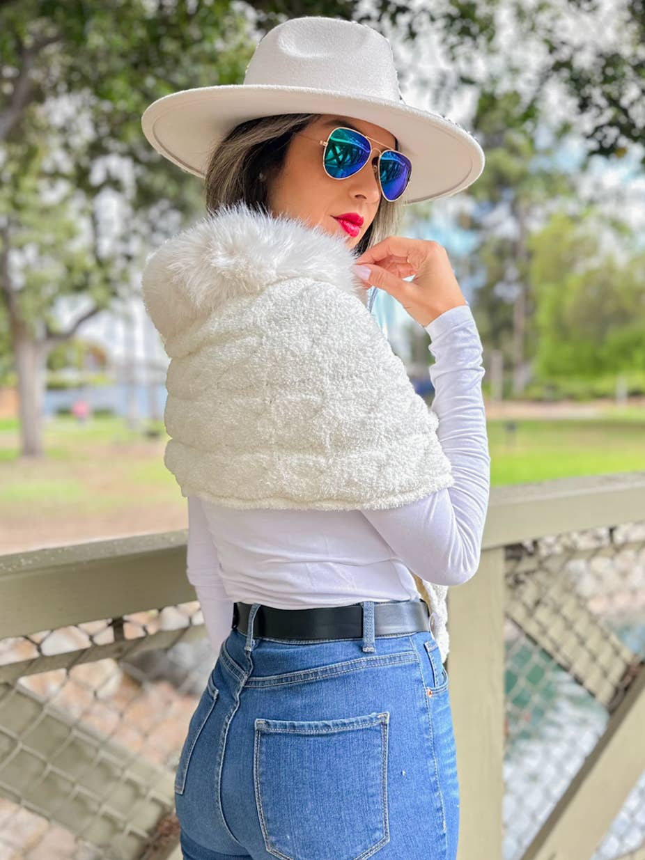 Ivory Cable Knit Faux Fur Trim Shawl Poncho