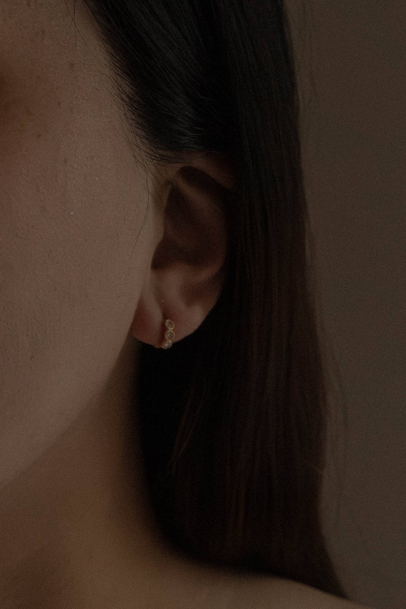 Three Stone Huggie Hoop Earrings | Gold