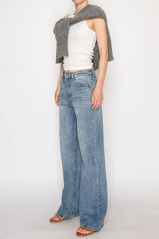 Slim Ultra High Rise 90's Straight Jeans