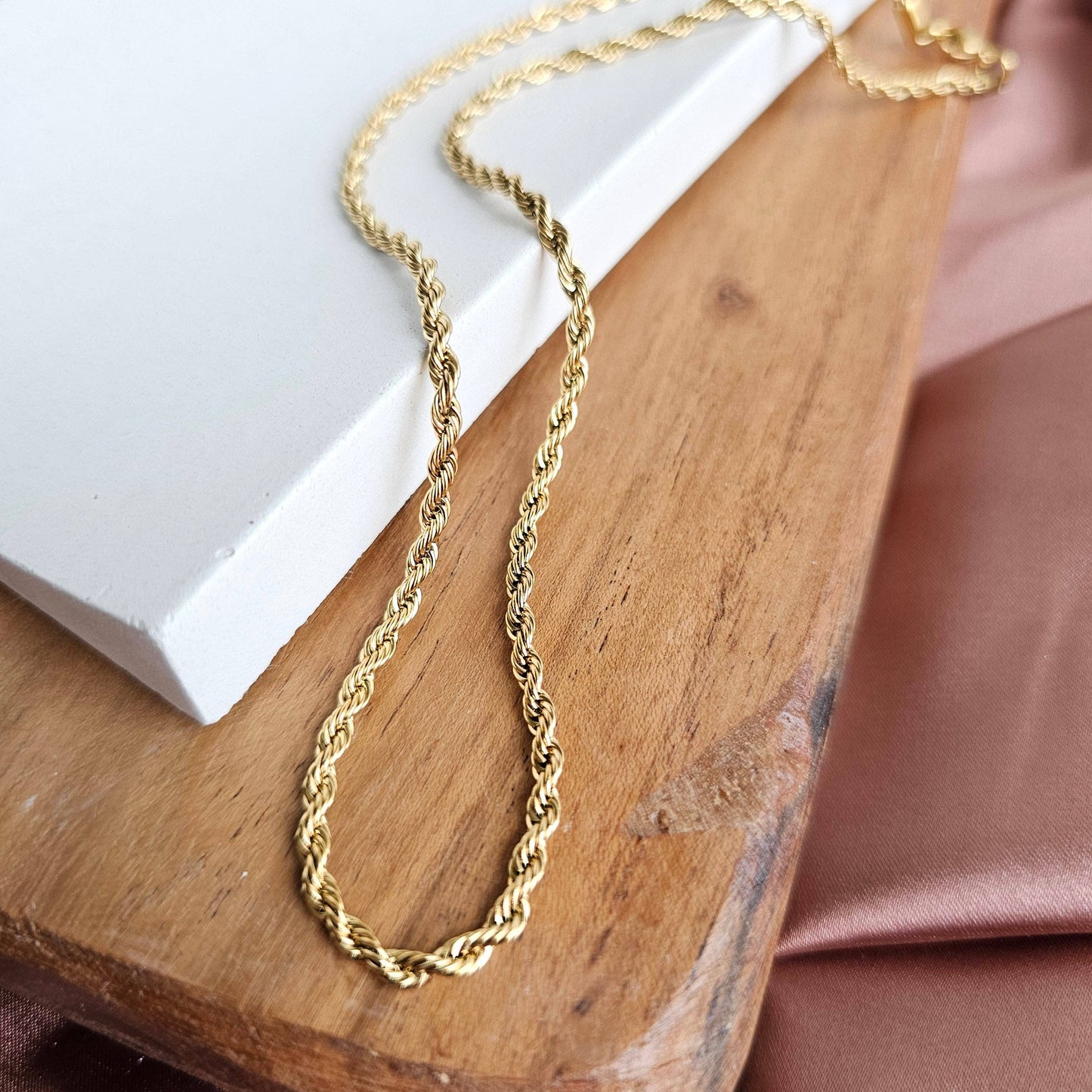 Luxe Gold Rope Chain - 16"