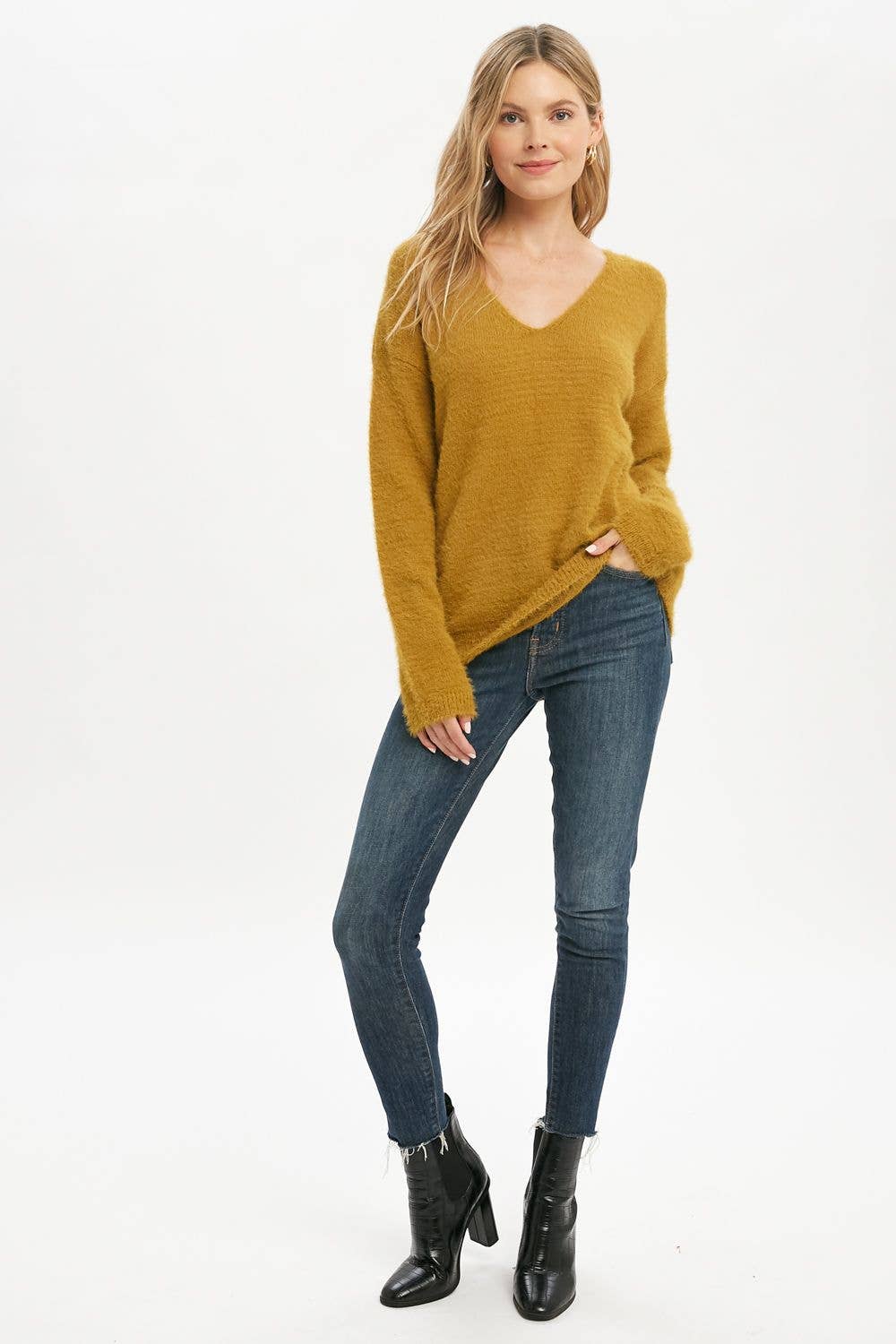 19600 Soft V-Neck Sweater