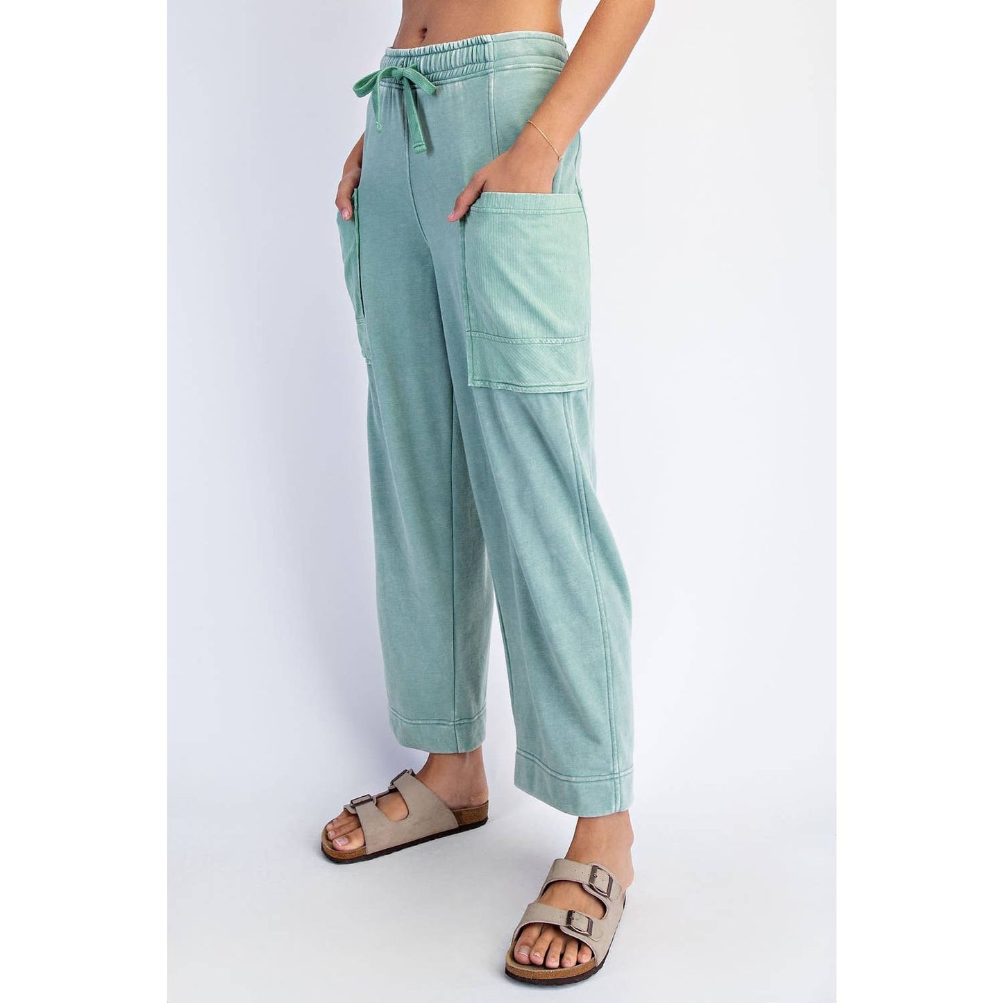 MINERAL WASHED FRENCH TERRY CROPPED CARGO PANT