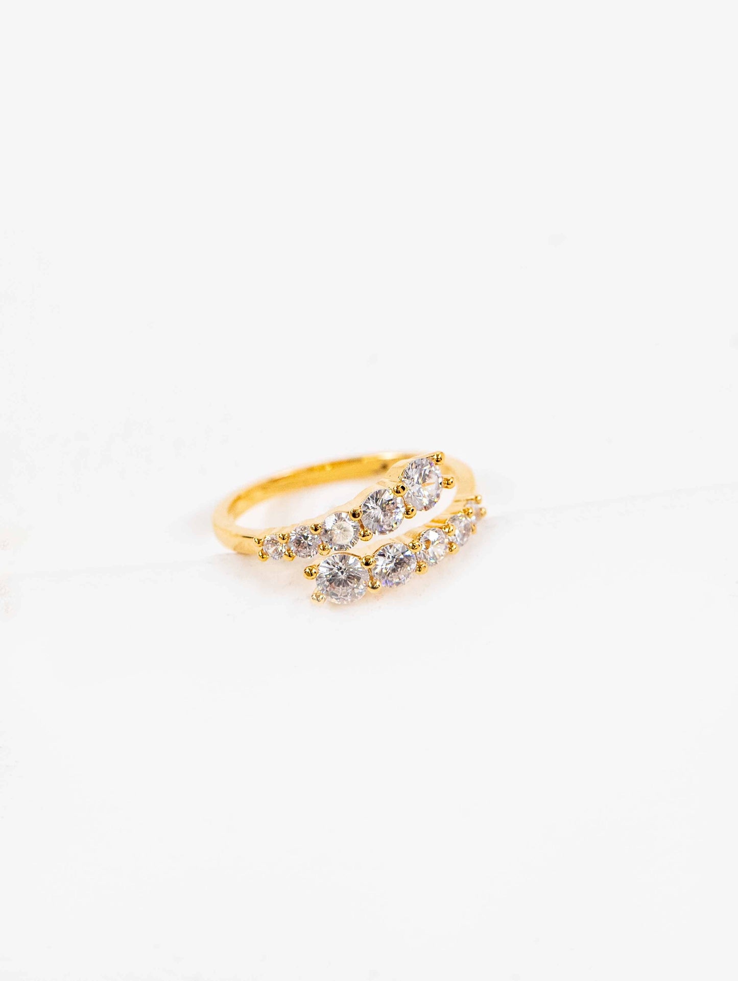 Round Stone Twist Adjustable Ring | Gold