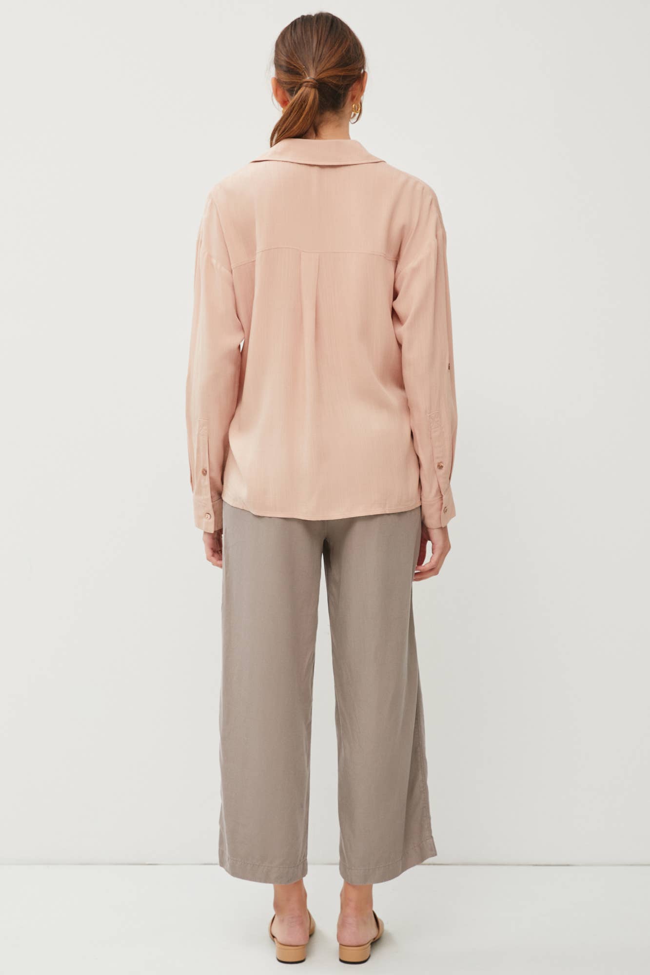 V-NECK TIE FRONT ROLL UP SLEEVE SHIRT: Dusty peach / M