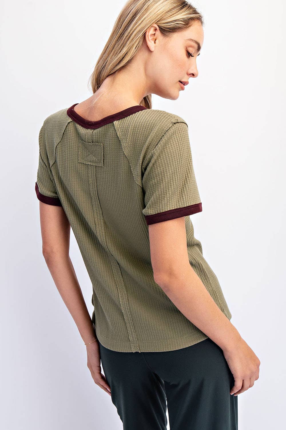 TEXTURED EVERYDAY TEE