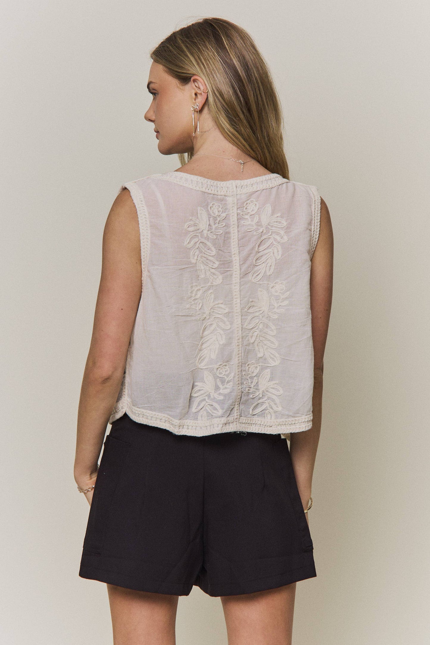 FLORAL EMBROIDERED V-NECK BUTTON VEST- CET4305