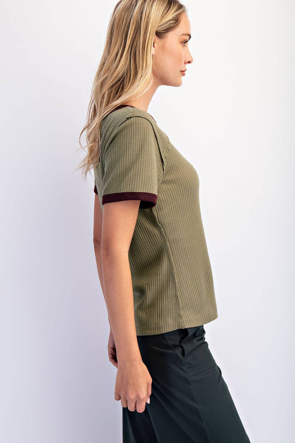 TEXTURED EVERYDAY TEE