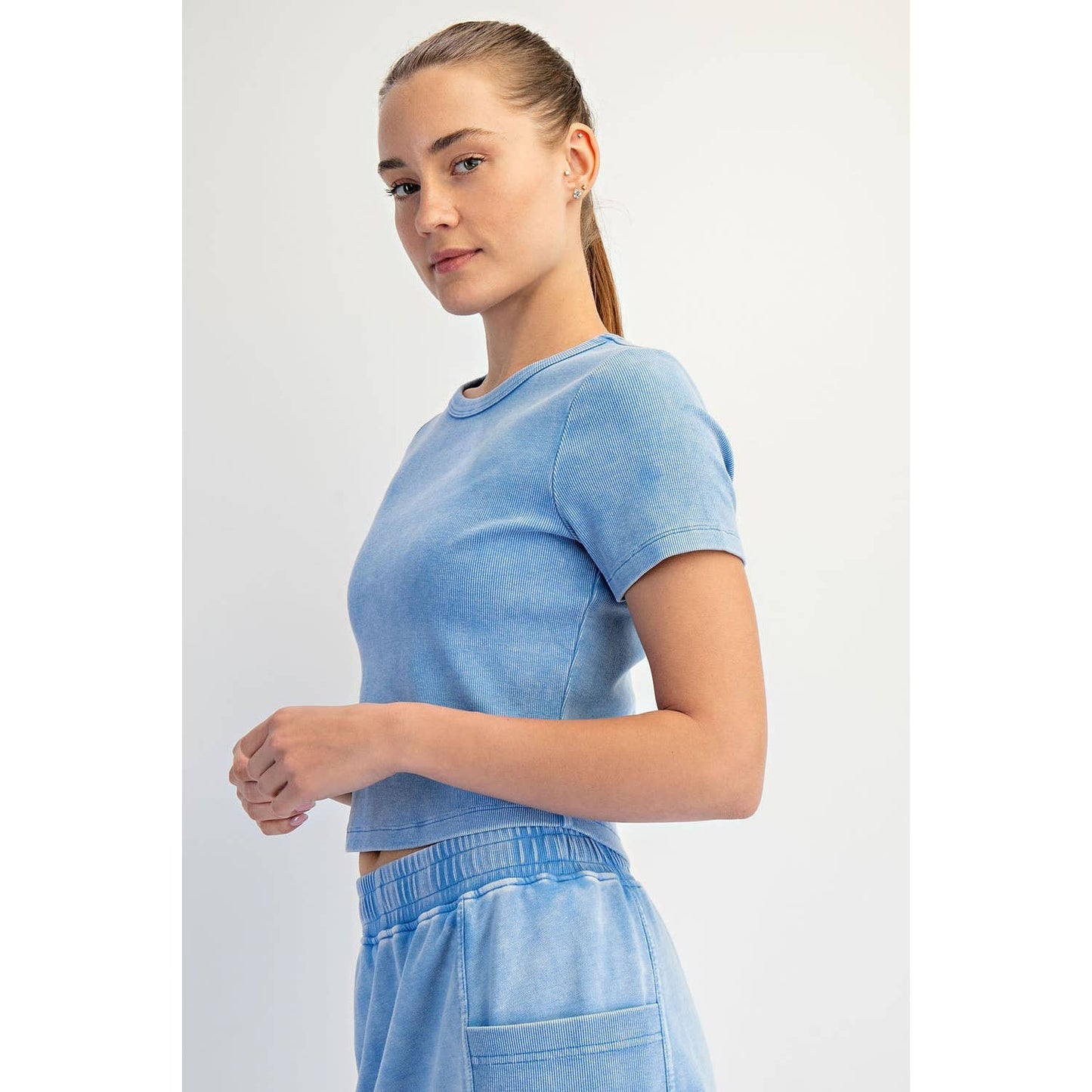 MINERAL WASHED COTTON RIB CROPPED TEE