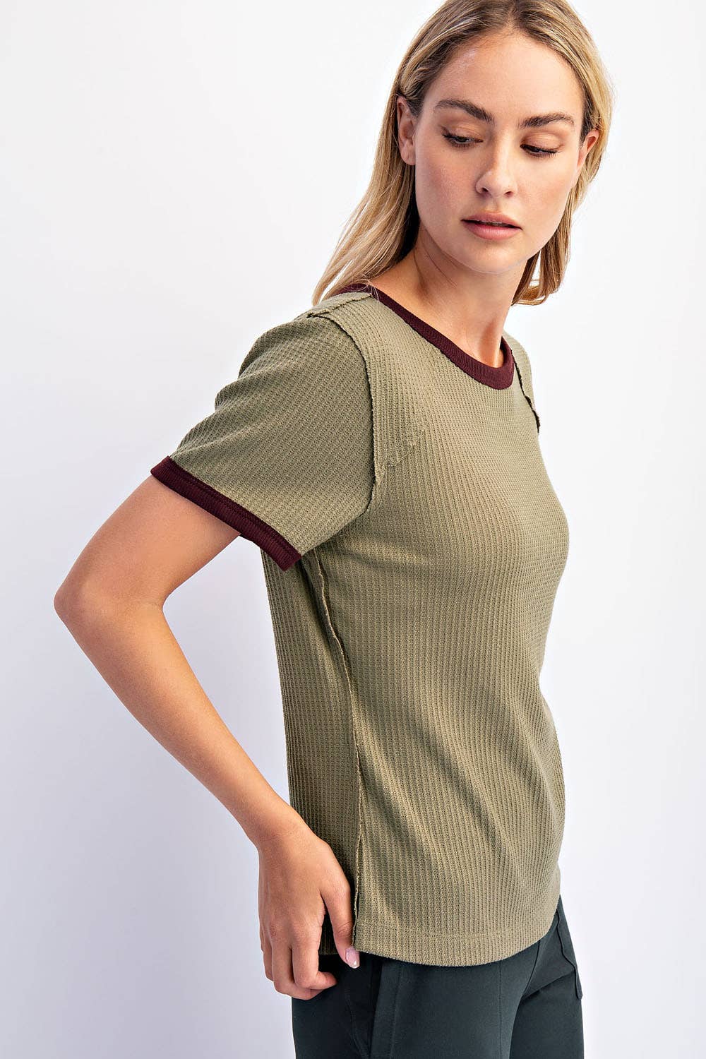TEXTURED EVERYDAY TEE