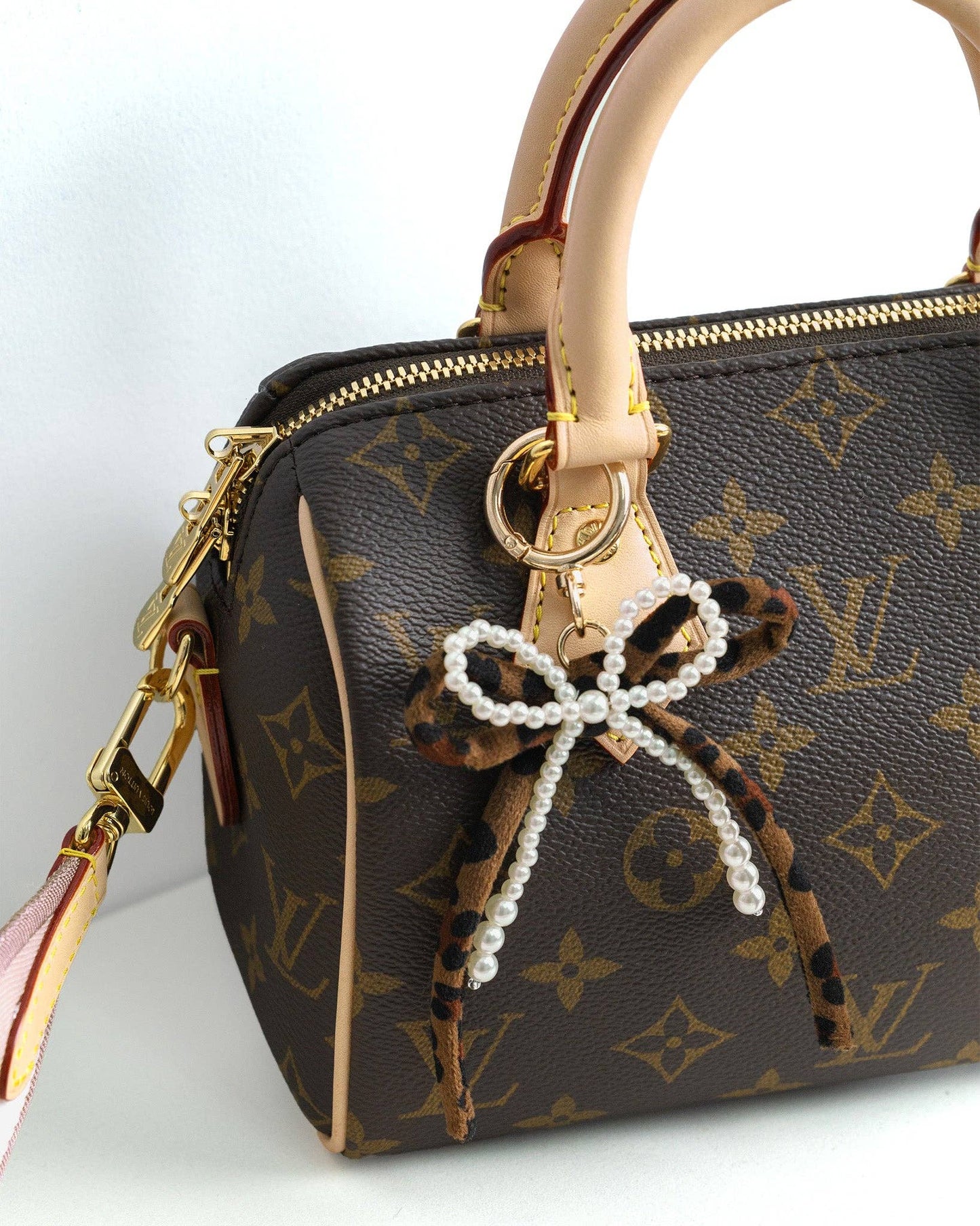 Leopard Pearl Bow Bag Charm
