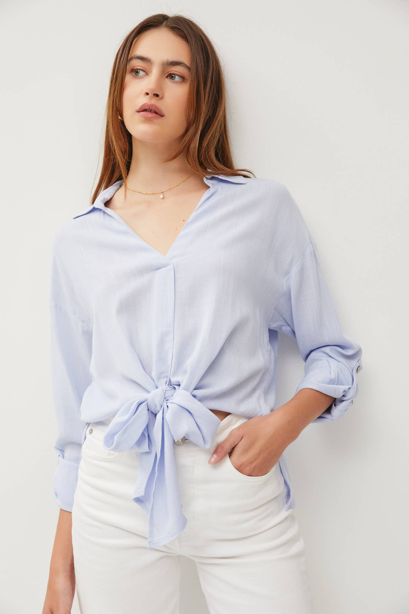 V-NECK TIE FRONT ROLL UP SLEEVE SHIRT: Dusty peach / M