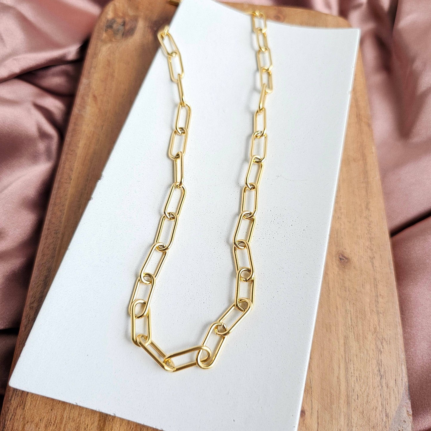 Luxe Gold Chunky Paper Clip Chain - 20"