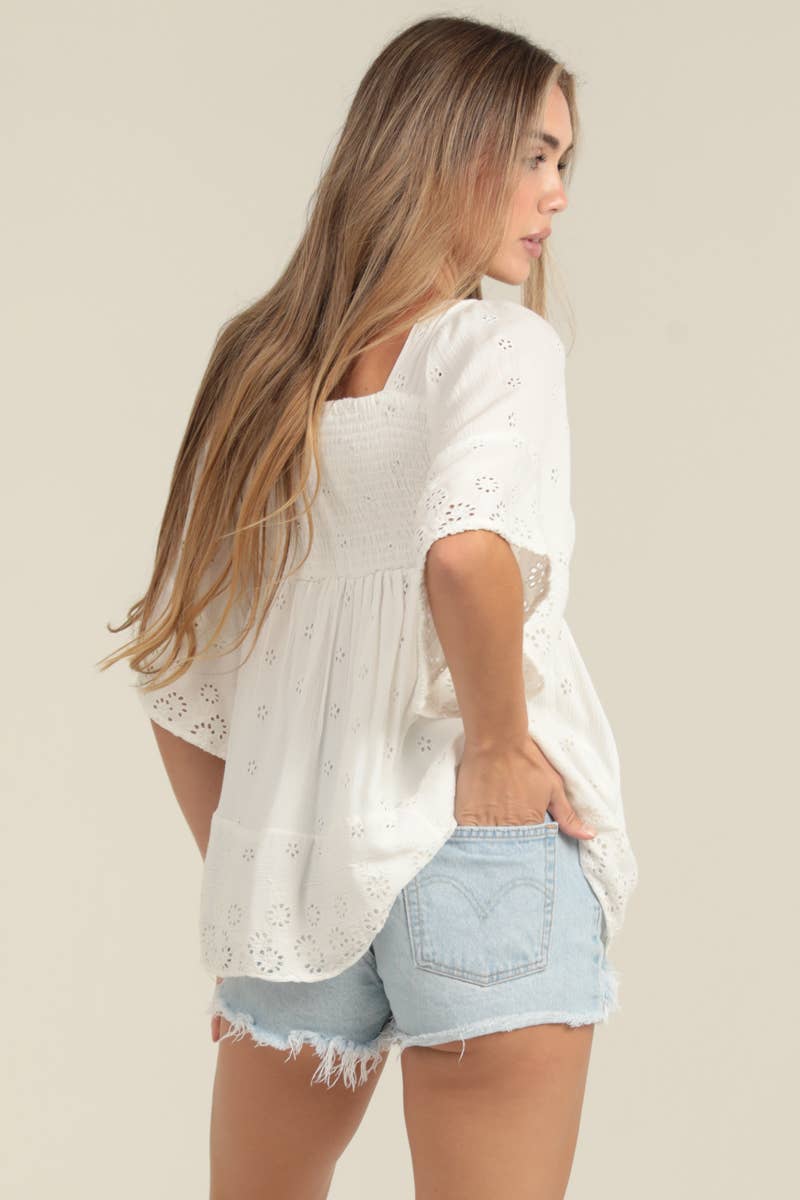 Eyelet whisper top