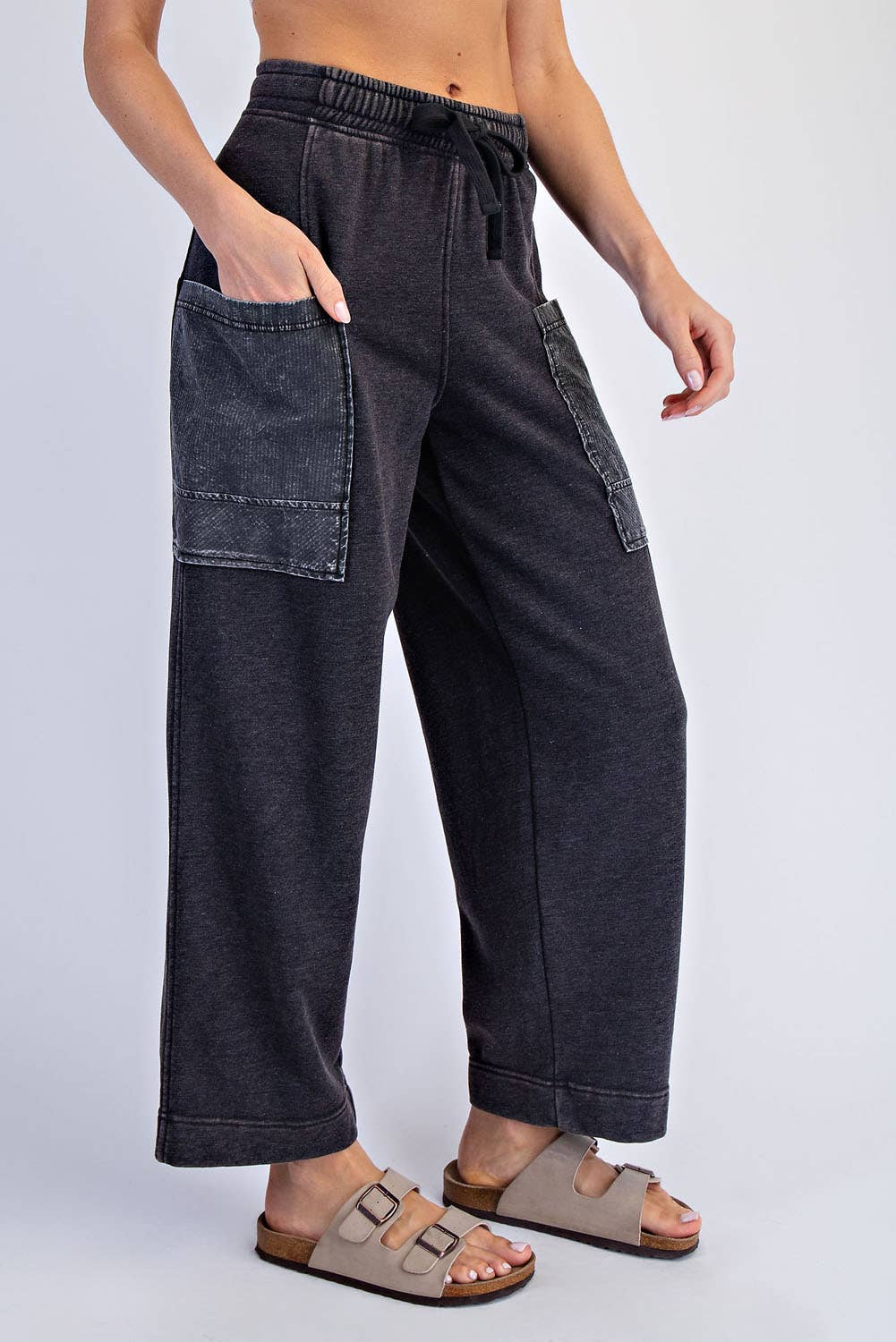 MINERAL WASHED FRENCH TERRY CROPPED CARGO PANT