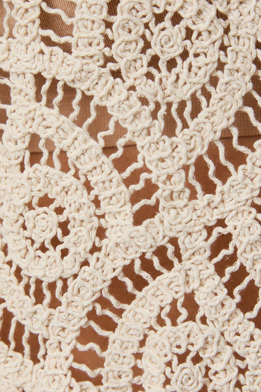 V-NECK SLEEVELESS BUTTON DOWN CROCHET