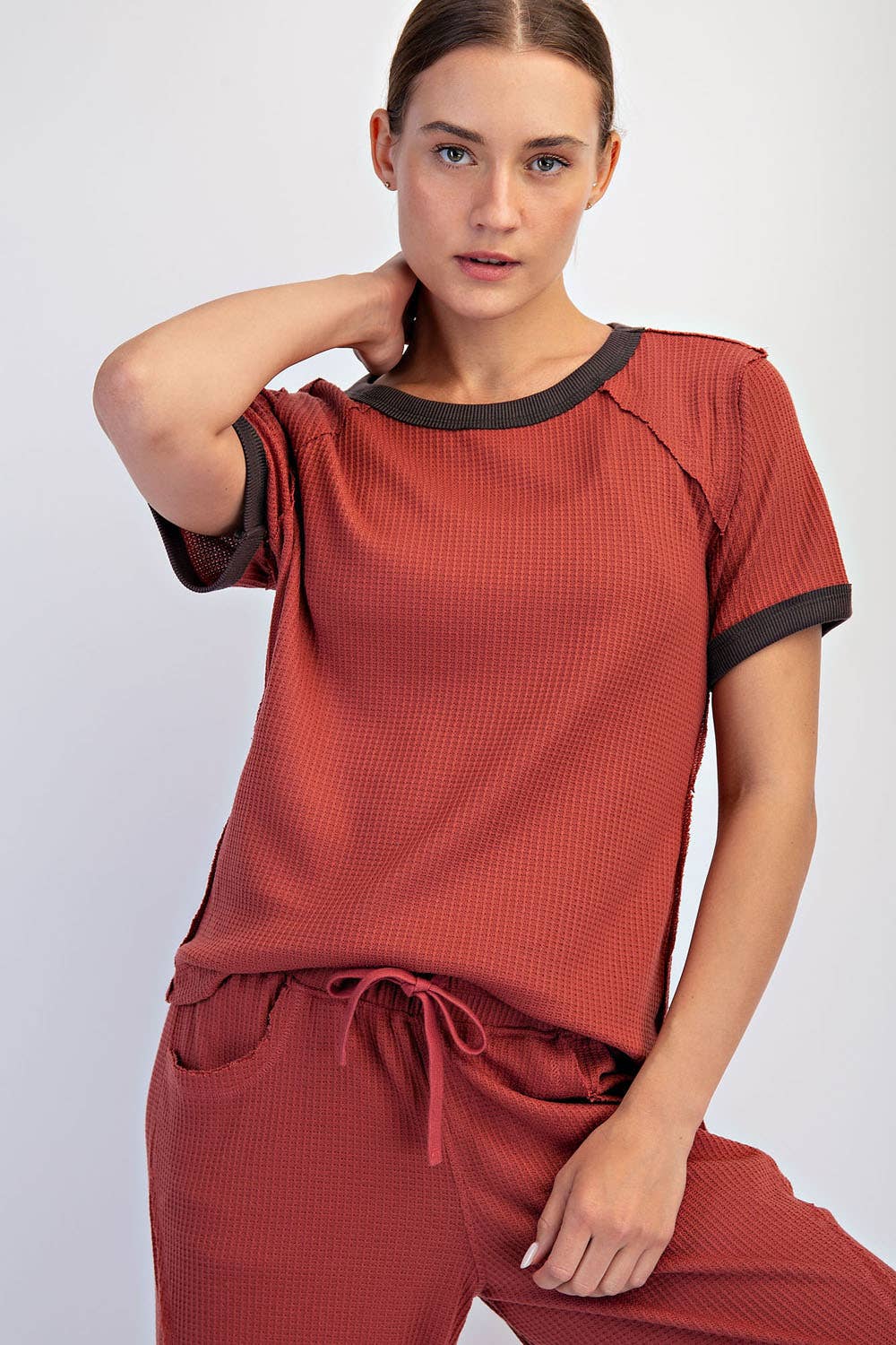 TEXTURED EVERYDAY TEE
