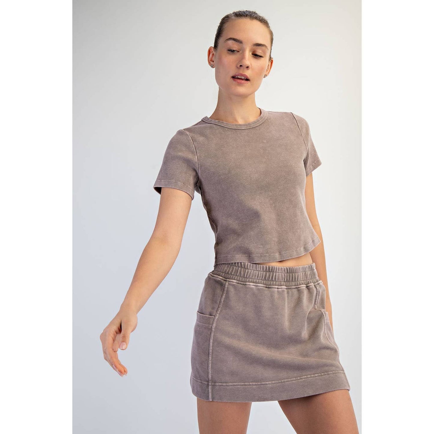MINERAL WASHED COTTON RIB CROPPED TEE